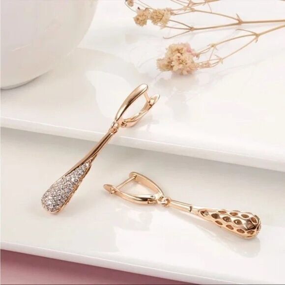 ⭐️ Unique Long Tassel Zircon Tear Drop Dangle Drop Earrings - Picture 4 of 10